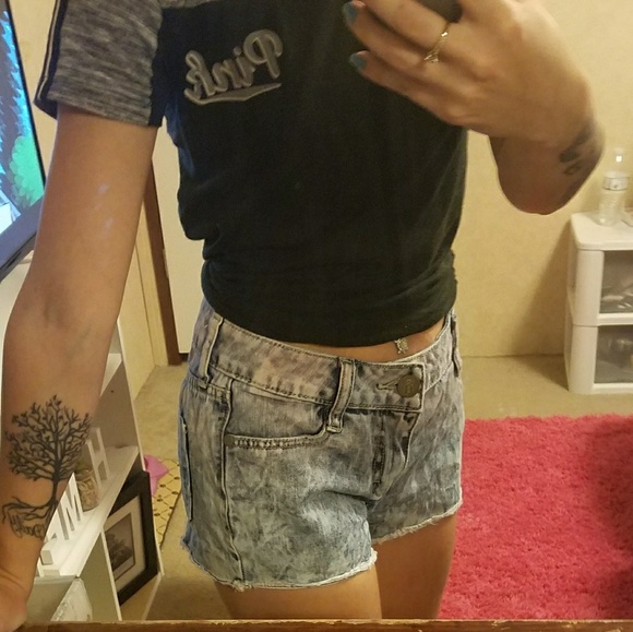 🌹Decree size 1 shorts can fit 0🌹 - Picture 7 of 7